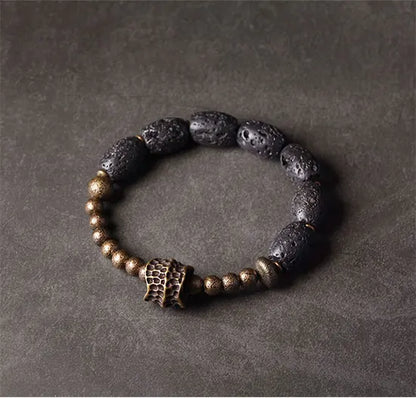 Bracelet Pierre de Lave et Laiton Forgé à la Main – Style Brut, Diffuseur d'Huiles Essentielles