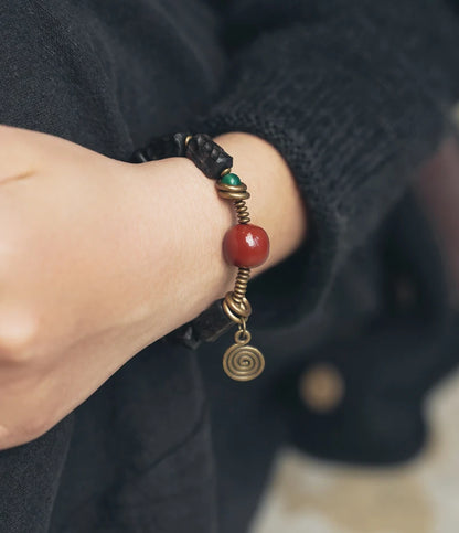 Bracelet Ébène Sculptée et Agate de Gobi – Breloque en Cuivre, Bijou de Couple