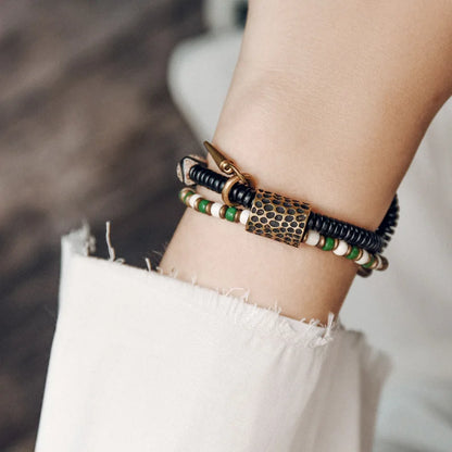 Bracelet Zen Double Rang Ébène et Pierres Colorées – Vajra en Laiton Martelé