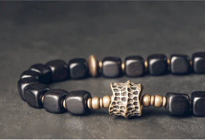 Bracelet Double Rang Ébène et Breloque en Cuivre Martelé Vieilli – Classique Homme et Femme