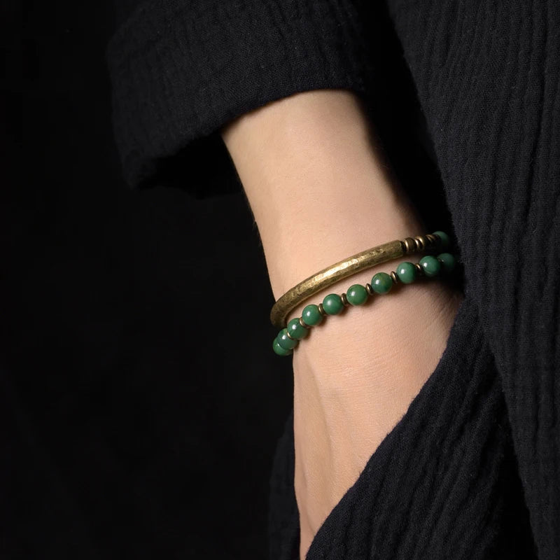 Bracelet Rétro Pierre Rouge ou Verte et Perles de Cuivre – Inspiration Afrique, Fait Main