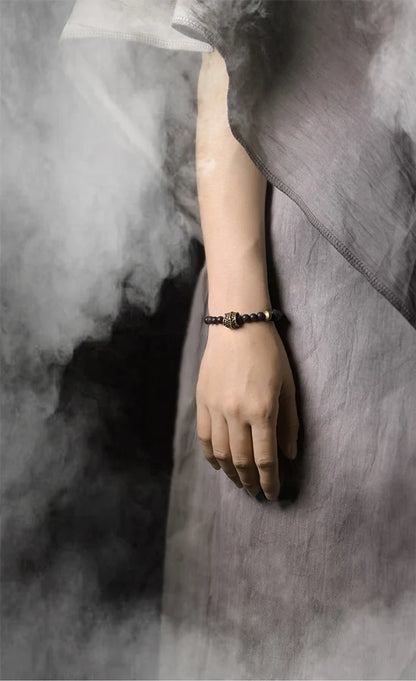 Bracelet Pierre de Lave et Laiton – Bijou Énergétique Unisexe