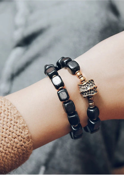 Bracelet Double Rang Ébène et Breloque en Cuivre Martelé Vieilli – Classique Homme et Femme