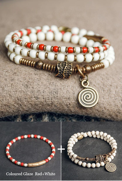 Bracelet Tibétain Multirang Os de Yak et Verre de Murano – Breloque en Laiton Martelé