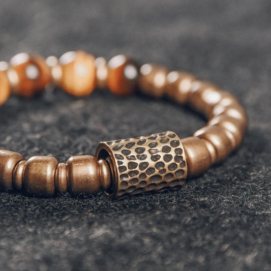 Bracelet Oeil de Tigre Doré et Breloque en Laiton Martelé – Bicolore, Homme et Femme
