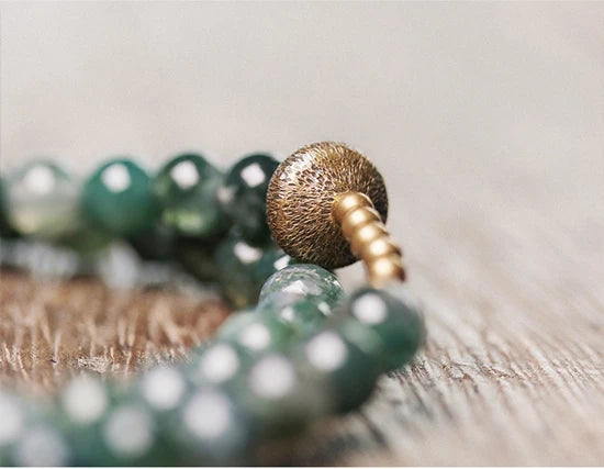 Bracelet Double Rang Jade Mousse et Laiton Martelé – Bohème Énergétique pour Femme