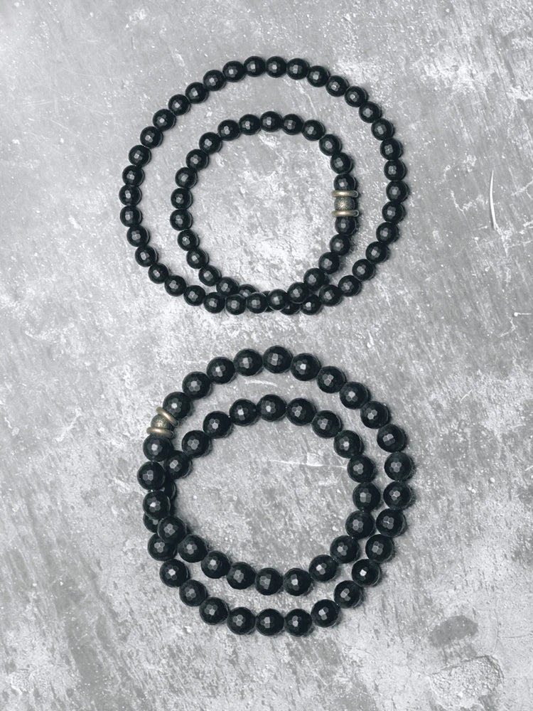 Bracelet Minimaliste Agate Noire Mate et Perles de Laiton – 6 ou 8 mm, Unisexe