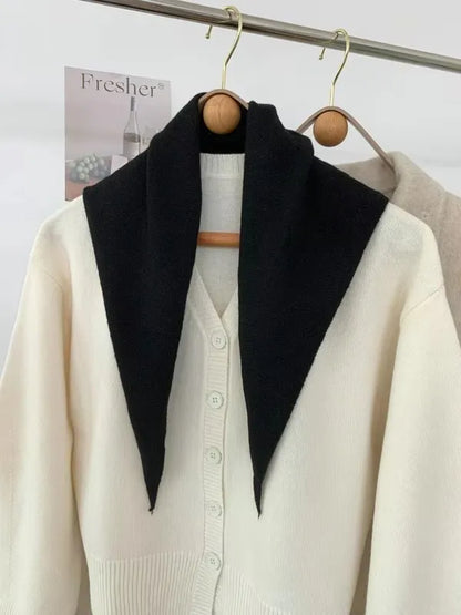 Écharpe Triangulaire en Laine Tricotée - Rayures Colorées