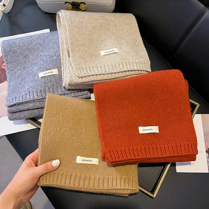 Écharpe en Laine Tricotée - Douceur et Chaleur d'Hiver