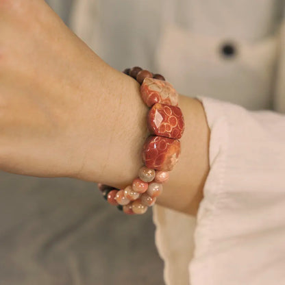 Bracelet Bois de Santal et Pierre Corail avec Perles de Laiton – Bijou Oriental