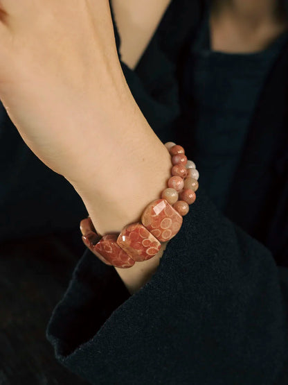Bracelet Pierre Rouge Naturelle et Perles de Laiton – Bijou Yoga et Sérénité Unisexe
