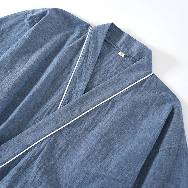 Version noire du pyjama kimono homme, ensemble deux pièces élégant et minimaliste en coton fin.