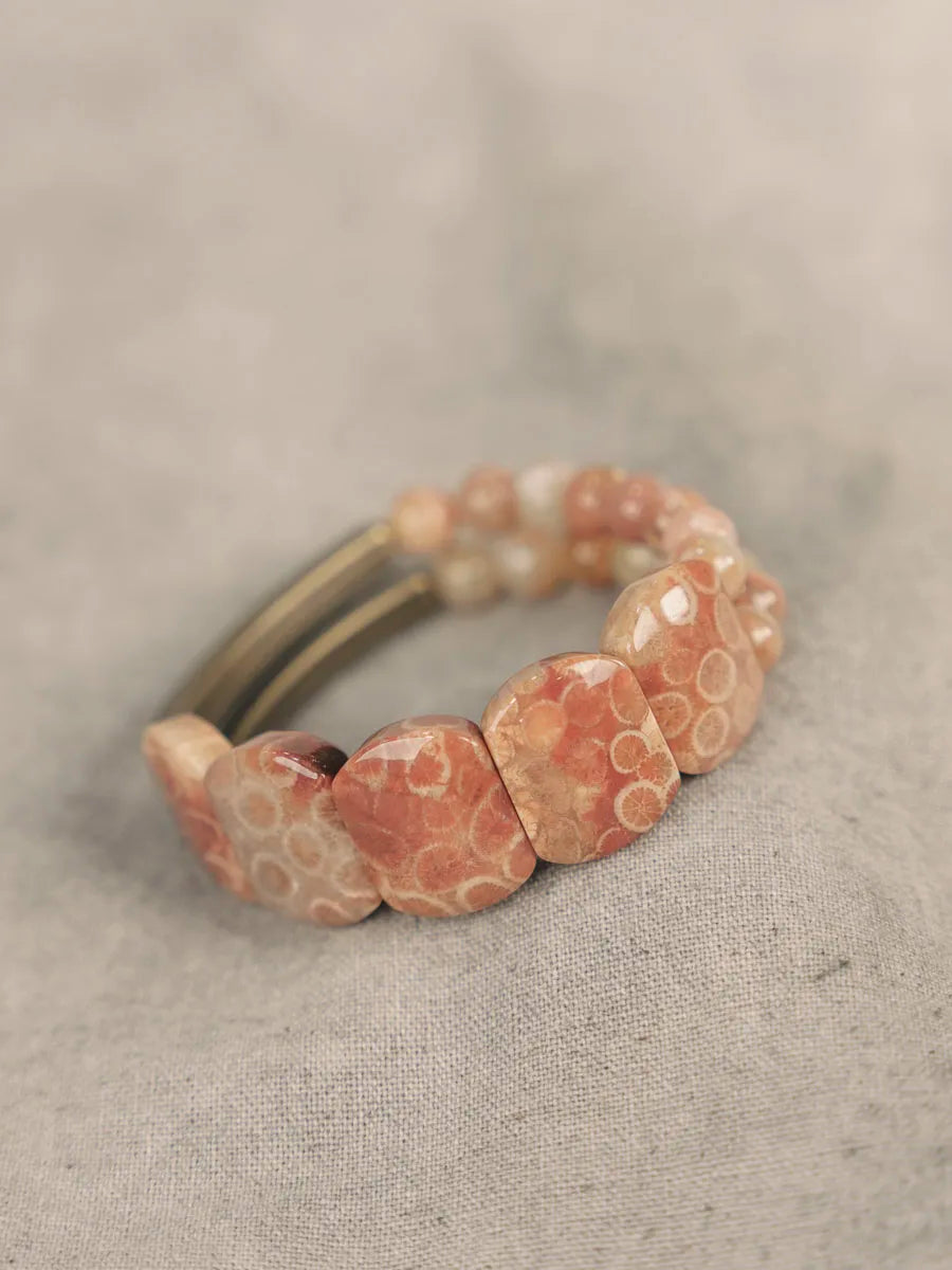 Bracelet Pierre Rouge Naturelle et Perles de Laiton – Bijou Yoga et Sérénité Unisexe