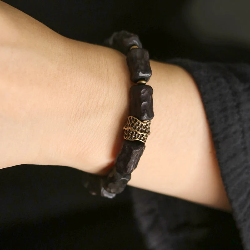 Bracelet Ébène Sculptée Rétro et Breloque Vajra en Laiton – Bois Noir Véritable