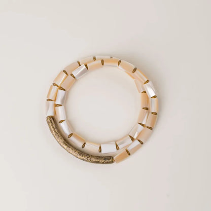 Bracelets à Accumuler Coquillage et Laiton – Set Minimaliste Tons Neutres pour Femme