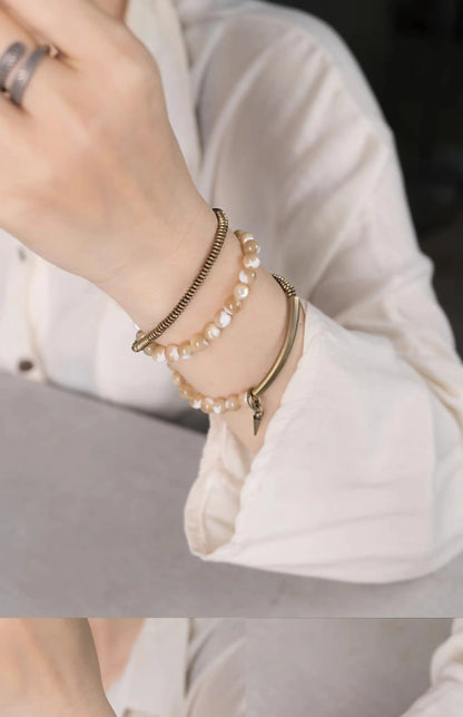 Bracelet Triple Tour Coquillage Naturel 6 mm et Laiton Vintage – Bohème pour Femme