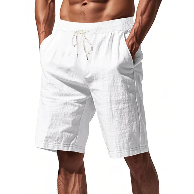 Short de détente blanc pour homme en lin et coton, vue de face avec poches latérales.