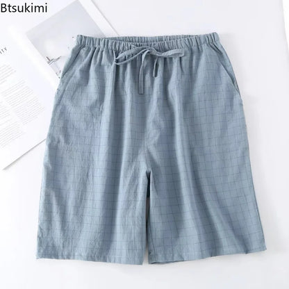 Gros plan sur les finitions de la taille et le nœud du cordon d'ajustement du short de pyjama.
