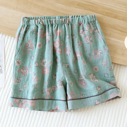 Short de pyjama vert menthe à fleurs japonaises, coupe large et légère pour un confort optimal.