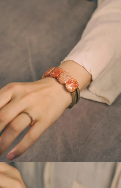 Bracelet Pierre Rouge Naturelle et Perles de Laiton – Bijou Yoga et Sérénité Unisexe