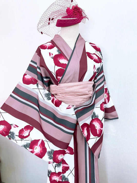 Yukata Deux Pièces Floral et Rayé Rouge | Kimono Japonais d'Été Moderne et Élégant