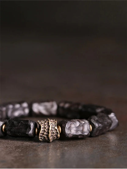 Bracelet Ébène Sculptée Rétro et Breloque Vajra en Laiton – Bois Noir Véritable