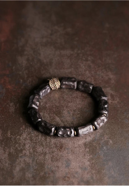 Bracelet Ébène Sculptée Rétro et Breloque Vajra en Laiton – Bois Noir Véritable