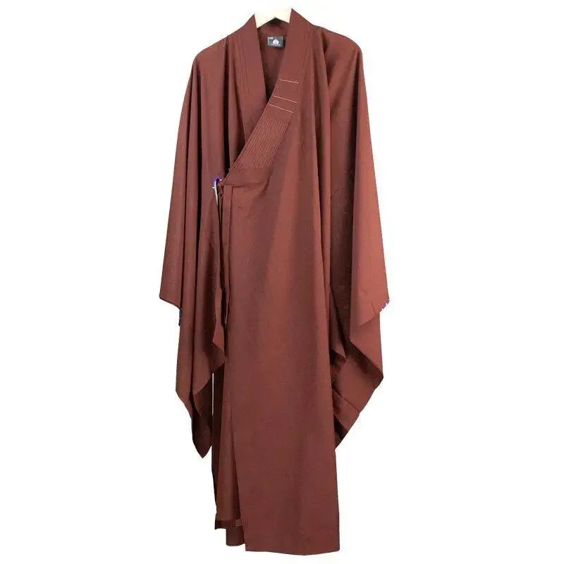 Tenue zen marron terre de face, mettant en relief la texture fluide du coton et du lin.