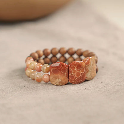 Bracelet Bois de Santal et Pierre Corail avec Perles de Laiton – Bijou Oriental