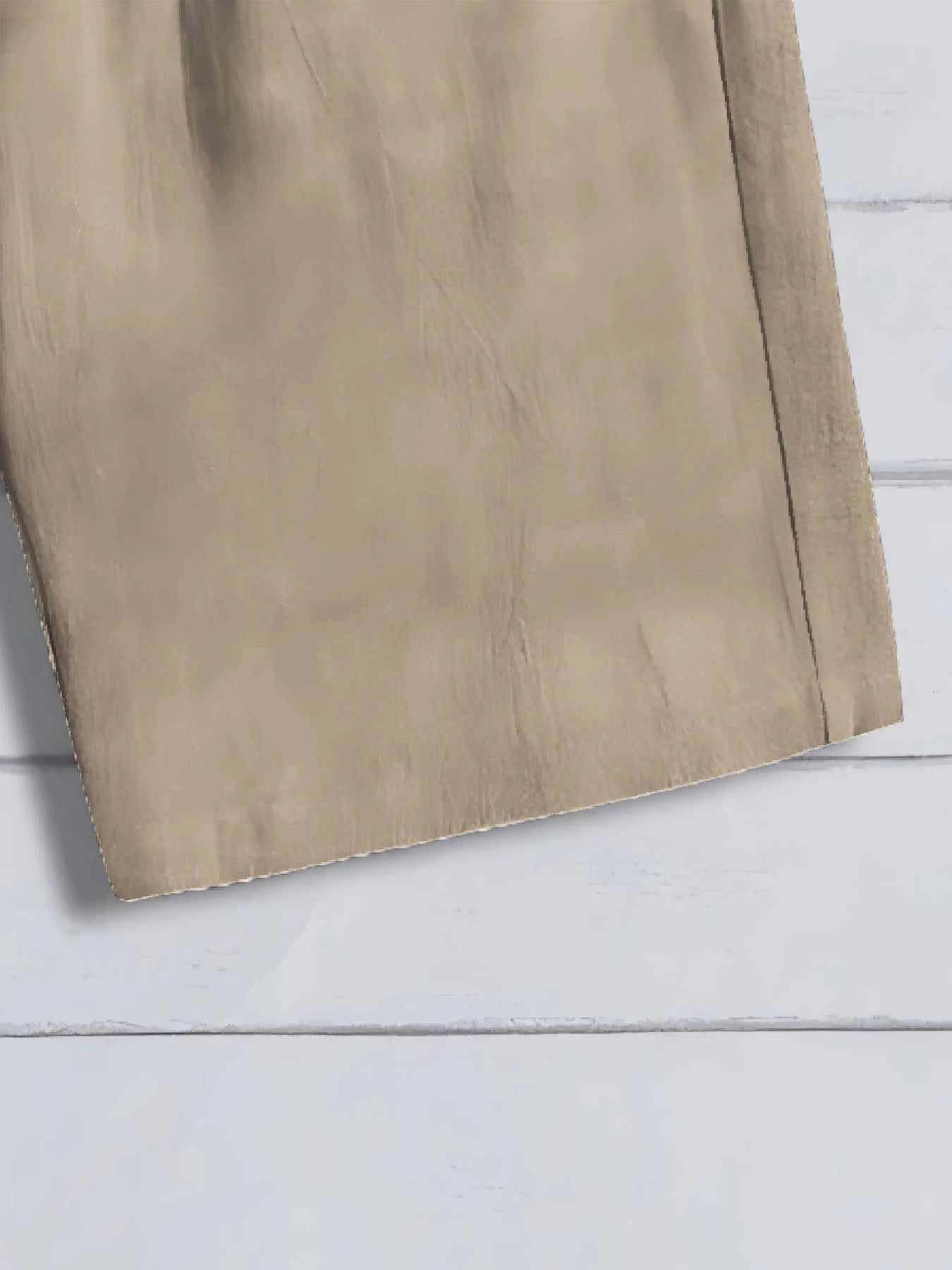 Gros plan sur le tissu lin et coton respirant, idéal pour les fortes chaleurs.