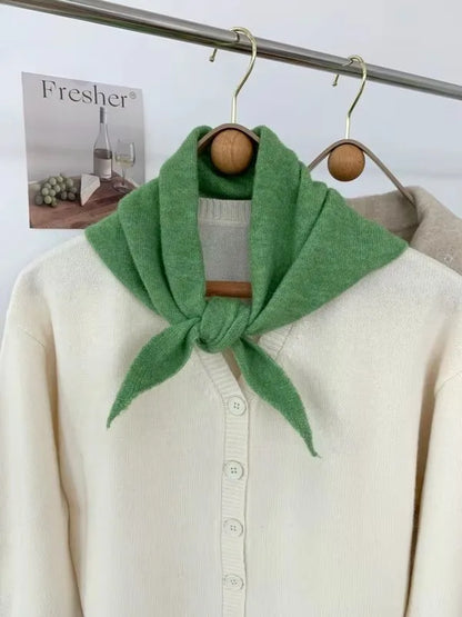 Écharpe Triangulaire en Laine Tricotée - Rayures Colorées