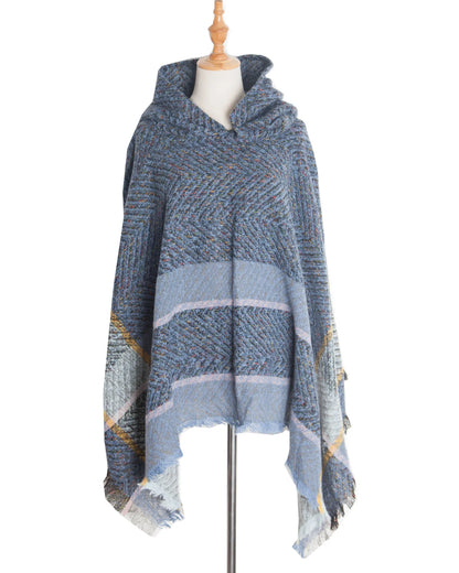 Poncho à Capuche en Laine Mélangée – Élégance et Chaleur d'Hiver