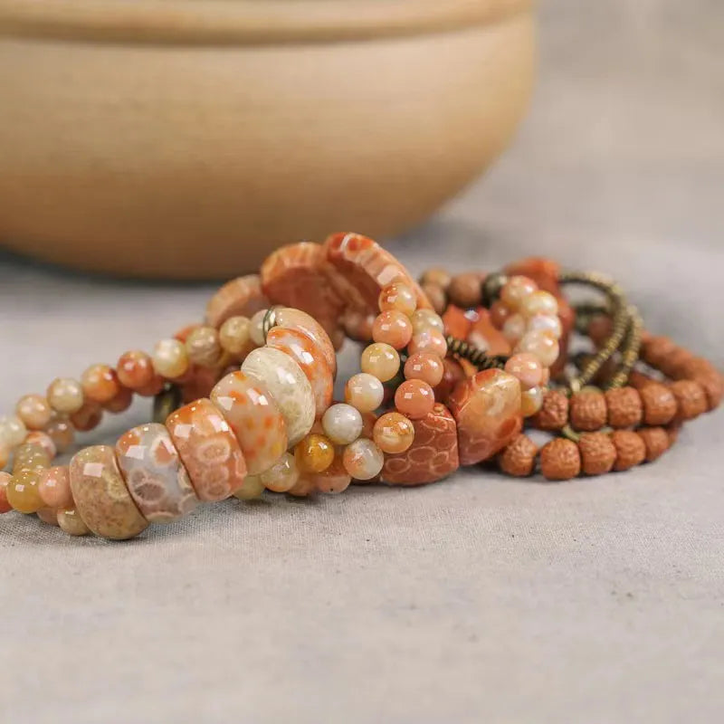 Bracelet Double Rang Pierre Corail et Laiton – Bijou Oriental de Prospérité