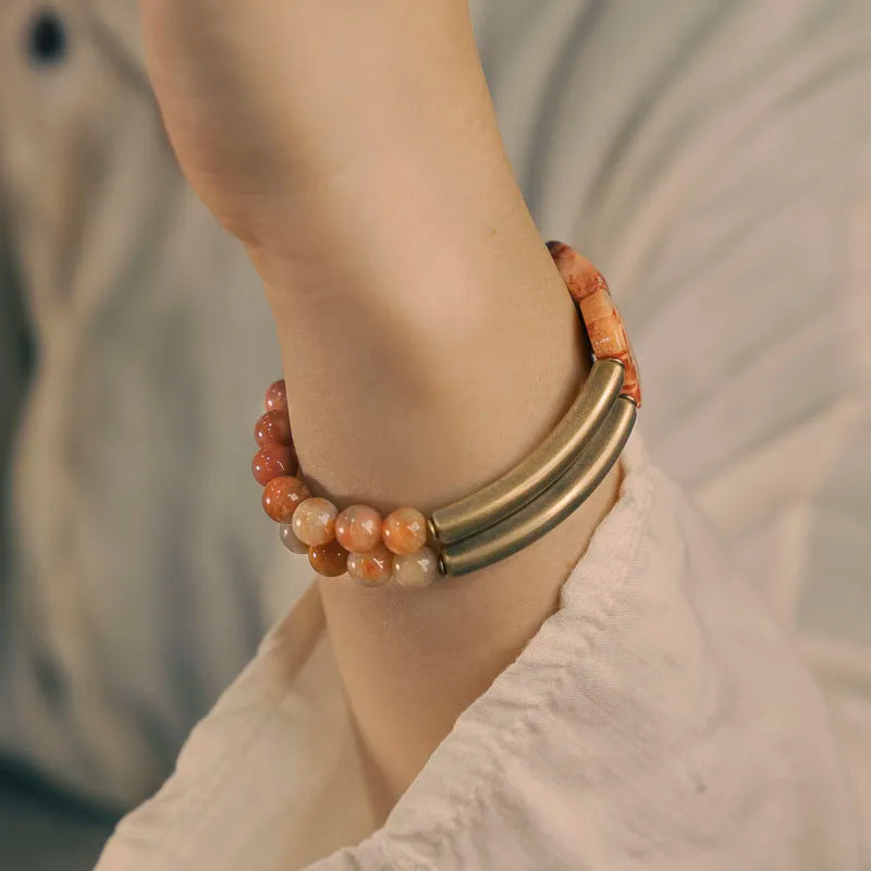 Bracelet Pierre Rouge Naturelle et Perles de Laiton – Bijou Yoga et Sérénité Unisexe