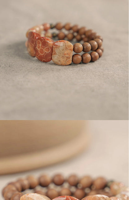 Bracelet Bois de Santal et Pierre Corail avec Perles de Laiton – Bijou Oriental