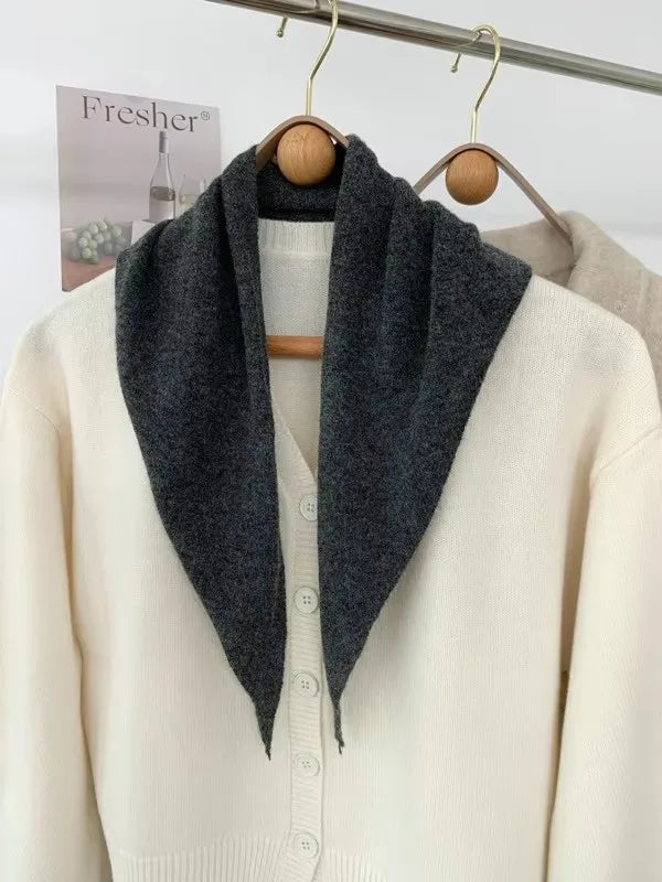 Écharpe Triangulaire en Laine Tricotée - Rayures Colorées