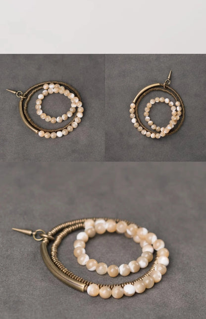 Bracelet Triple Tour Coquillage Naturel 6 mm et Laiton Vintage – Bohème pour Femme