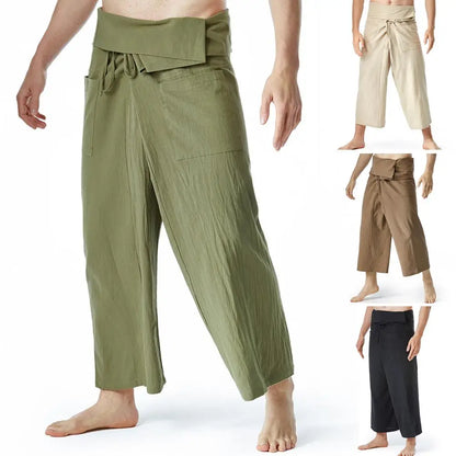 Vue arrière d'un pantalon de pêcheur vert olive en lin, montrant la fluidité du tissu.