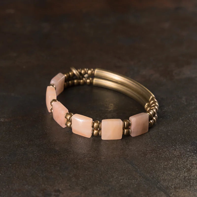 Bracelet Double Rang Quartz Rose Carré et Laiton Vintage – Cadeau pour Femme