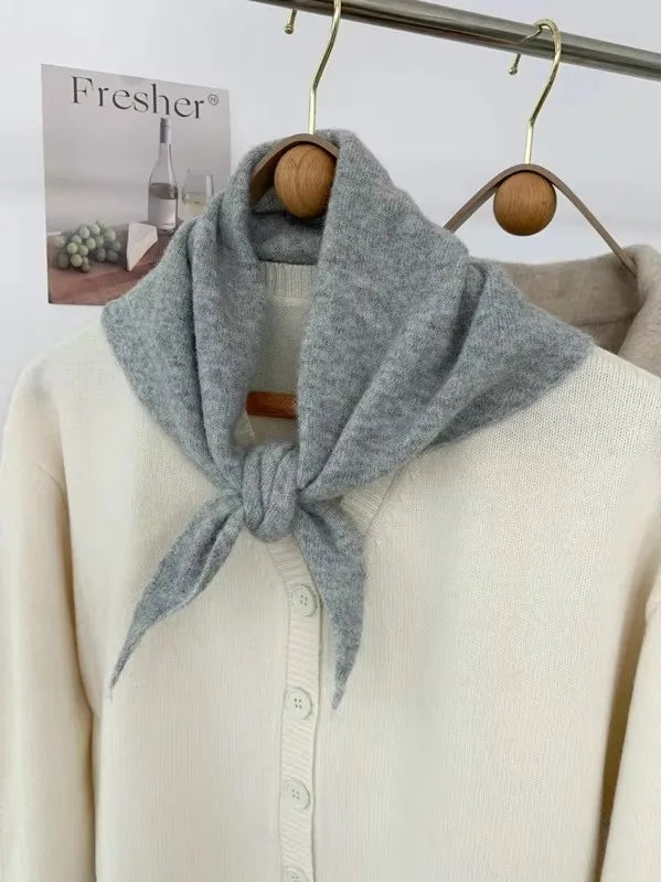 Écharpe Triangulaire en Laine Tricotée - Rayures Colorées