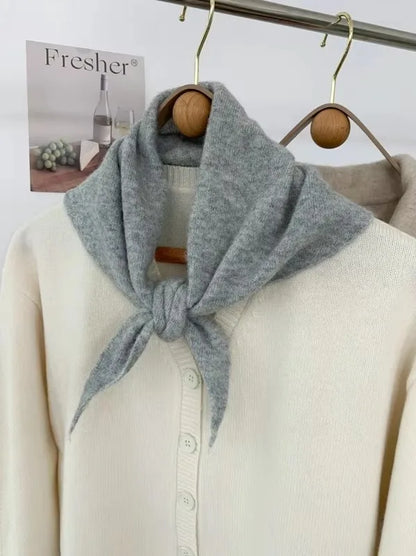 Écharpe Triangulaire en Laine Tricotée - Rayures Colorées