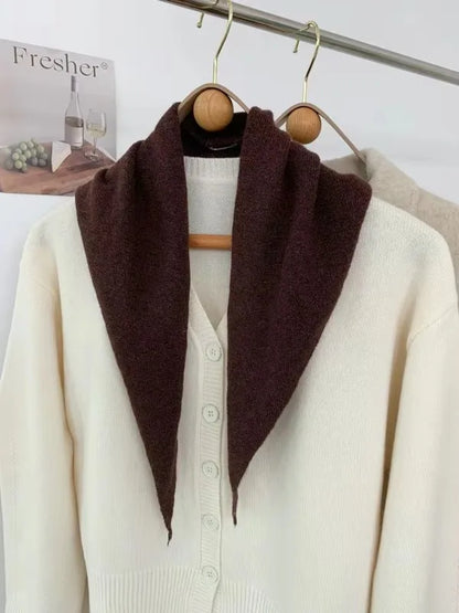 Écharpe Triangulaire en Laine Tricotée - Rayures Colorées