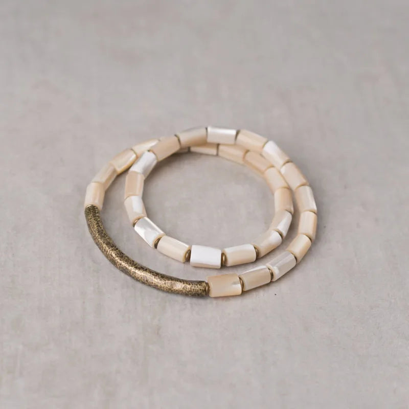 Bracelets à Accumuler Coquillage et Laiton – Set Minimaliste Tons Neutres pour Femme