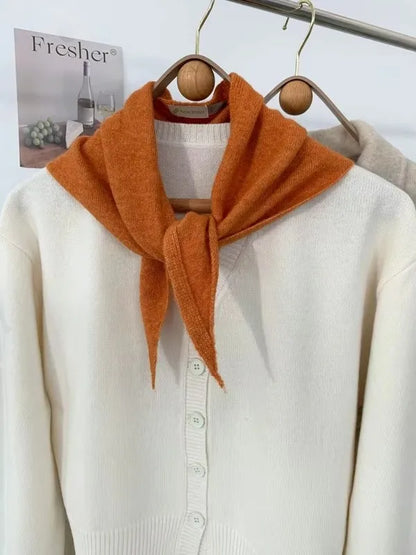 Écharpe Triangulaire en Laine Tricotée - Rayures Colorées