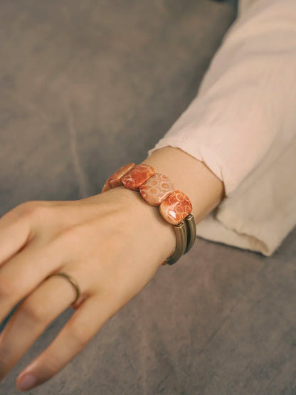 Bracelet Pierre Rouge Naturelle et Perles de Laiton – Bijou Yoga et Sérénité Unisexe
