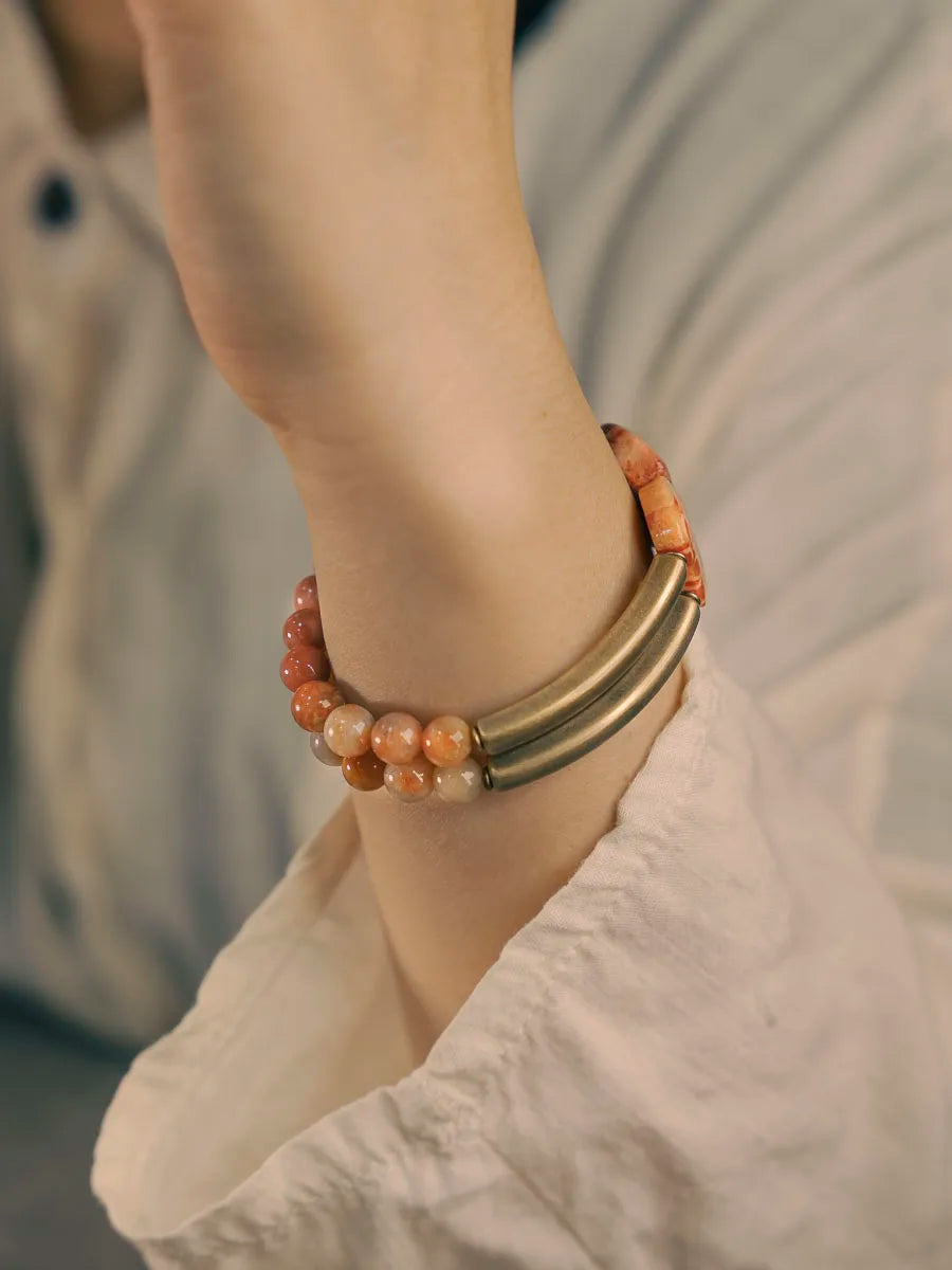 Bracelet Pierre Rouge Naturelle et Perles de Laiton – Bijou Yoga et Sérénité Unisexe