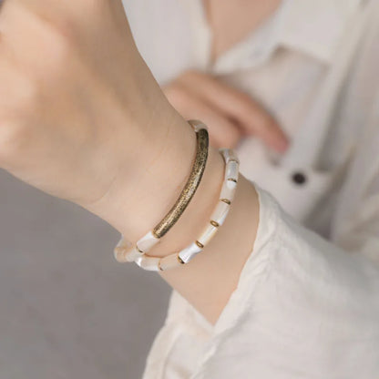 Bracelets à Accumuler Coquillage et Laiton – Set Minimaliste Tons Neutres pour Femme