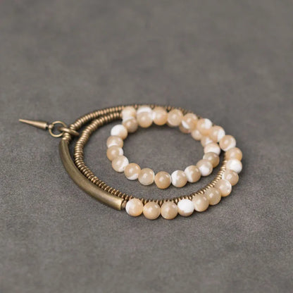 Bracelet Triple Tour Coquillage Naturel 6 mm et Laiton Vintage – Bohème pour Femme
