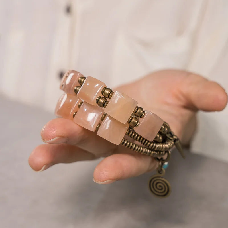 Bracelet Double Rang Quartz Rose Carré et Laiton Vintage – Cadeau pour Femme
