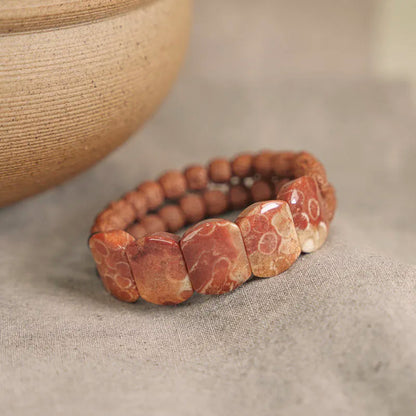 Bracelet Double Rang Rudraksha, Pierre Corail et Laiton – Bijou Oriental de Couple